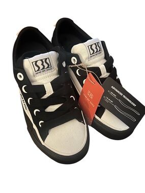 NWT SEW BY SOU Unisex-Child Low Top Skate Shoes Size 6.5 Big Boy Black White